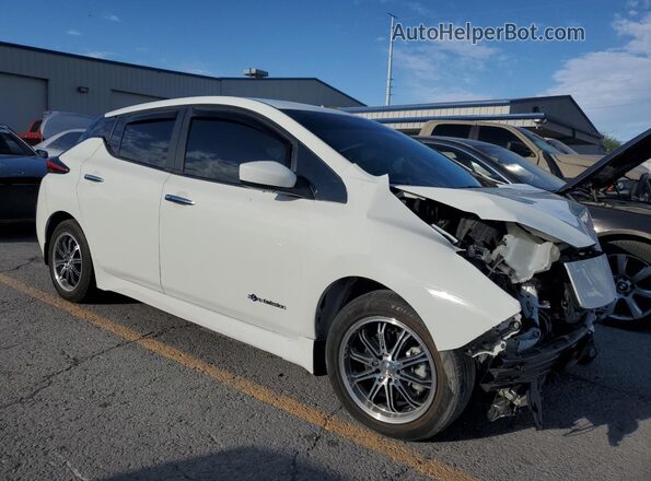 1N4AZ1CP1JC301360 2018 NISSAN LEAF White Rear seats view