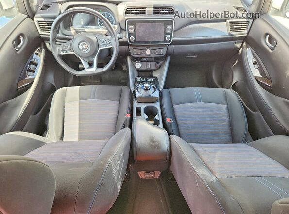 1N4AZ1CP1LC301815 2020 NISSAN LEAF Белый Вид панели приборов