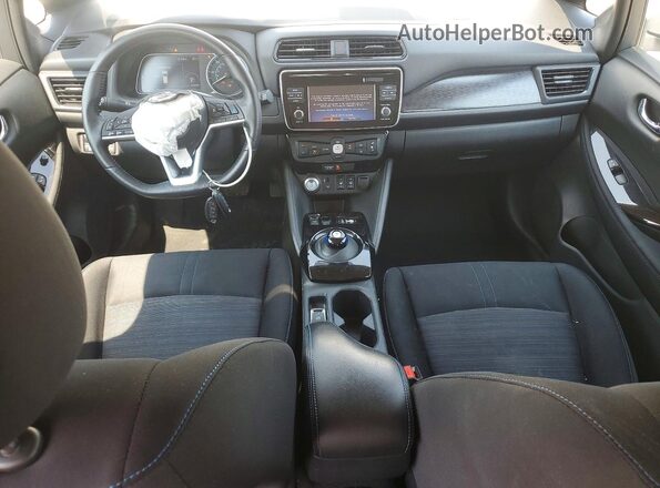 1N4AZ1CP2JC306535 2018 NISSAN LEAF Silver Вид панелі приладів