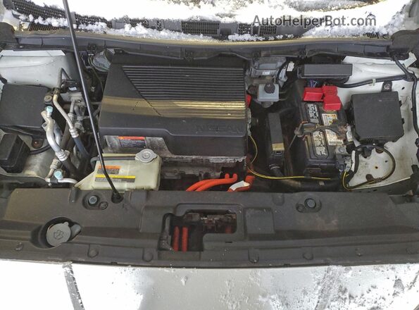 1N4AZ1CP6JC303346 2018 NISSAN LEAF White Widok wnętrza z tyłu