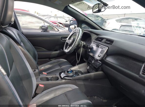 1N4AZ1CP6JC309762 2018 NISSAN LEAF Silver Widok wnętrza z przodu