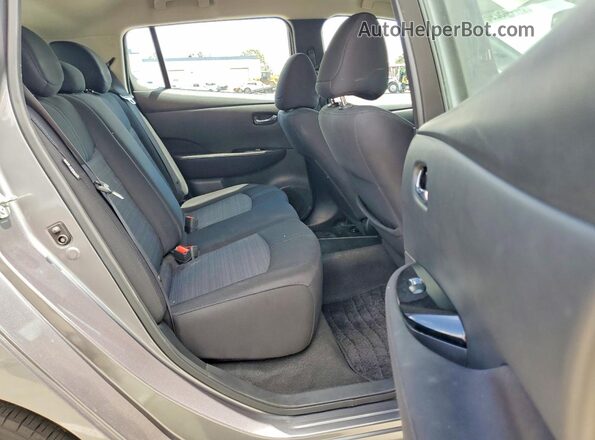 1N4AZ1CP7LC302208 2020 NISSAN LEAF Gray Widok tylnych siedzeń