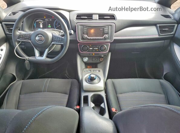 1N4AZ1CPXKC300354 2019 NISSAN LEAF Серый Вид панели приборов