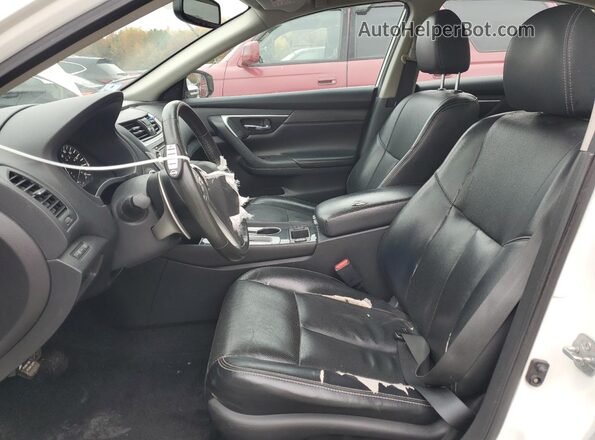 1N4BL3AP7HC137207 2017 NISSAN ALTIMA White Front interior view