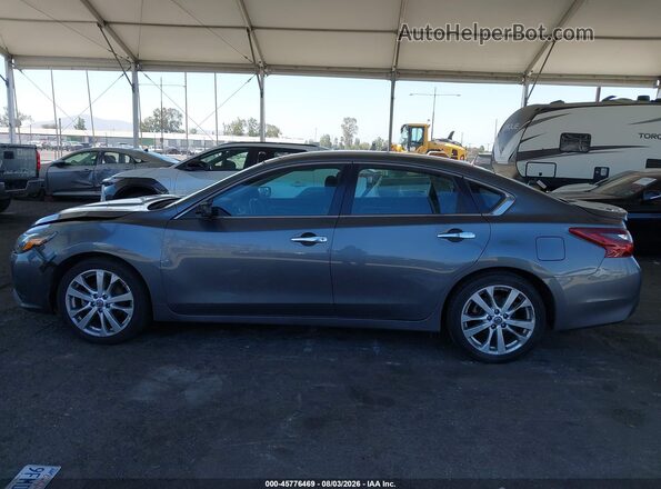 1N4BL3AP7HC152192 2017 NISSAN ALTIMA Gray 360 interior view