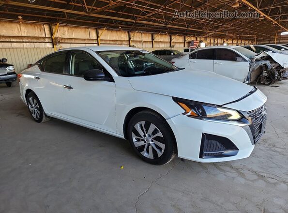 1N4BL4BV0RN360584 2024 NISSAN ALTIMA White Front right
