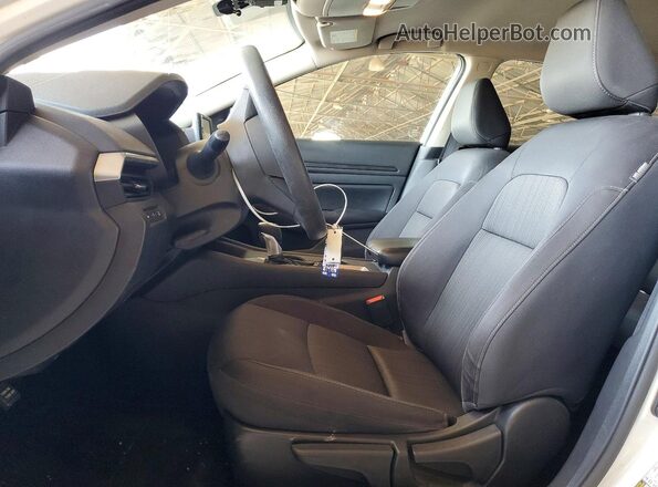 1N4BL4BV1RN382786 2024 NISSAN ALTIMA White Widok wnętrza z przodu