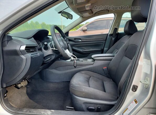 1N4BL4BV2LC239414 2020 NISSAN ALTIMA Серебряный Вид салона спереди