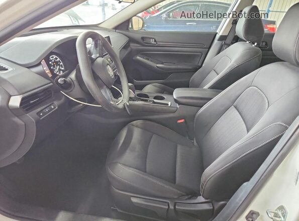 1N4BL4BV2PN315756 2023 NISSAN ALTIMA White Front interior view