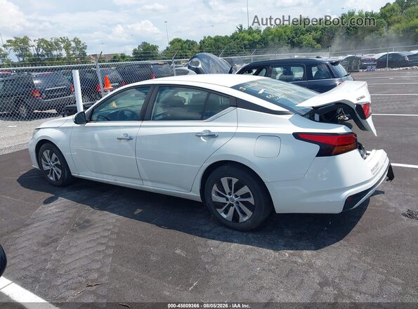 1N4BL4BV2PN393373 2023 NISSAN ALTIMA White Widok wnętrza z tyłu