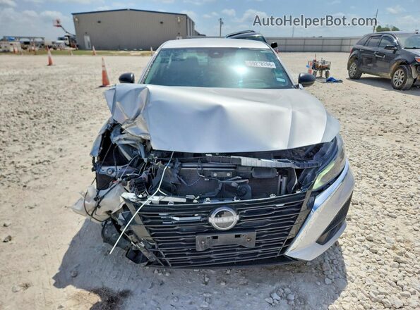 1N4BL4BV2RN375765 2024 NISSAN ALTIMA Silver Widok z przodu