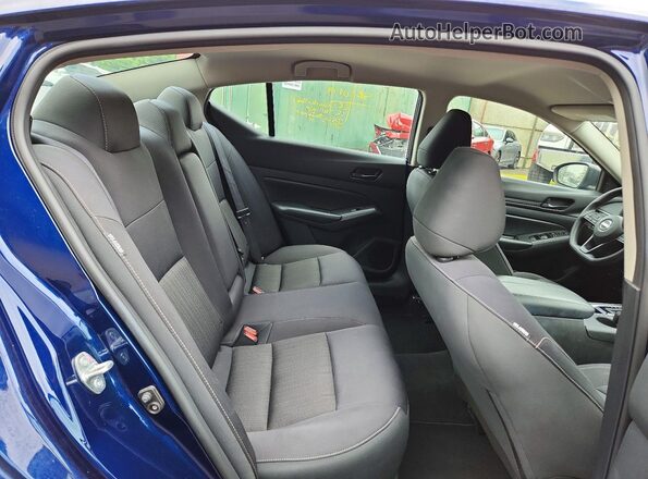 1N4BL4BV2RN409350 2024 NISSAN ALTIMA Blue უკანა სავარძლების ხედი