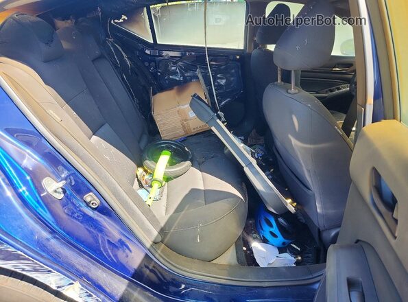 1N4BL4BV3KC240389 2019 NISSAN ALTIMA Blue Vista de los asientos traseros