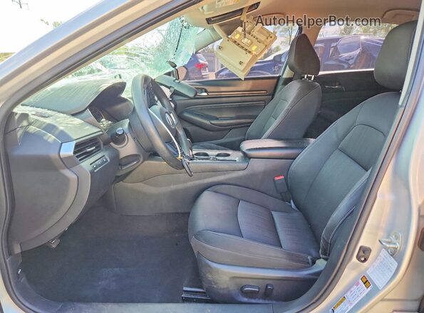 1N4BL4BV3LC238451 2020 NISSAN ALTIMA Silver Front interior view