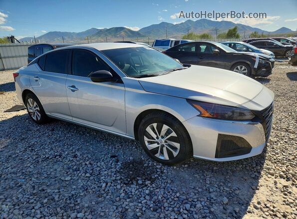 1N4BL4BV3RN374530 2024 NISSAN ALTIMA Серебряный Передняя правая четверть