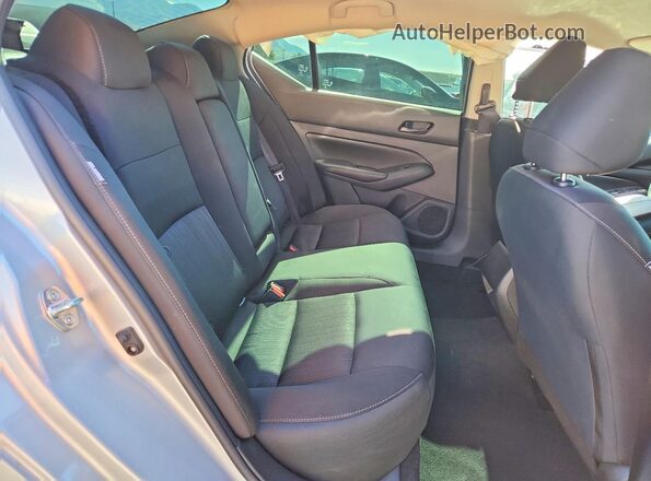 1N4BL4BV3RN374530 2024 NISSAN ALTIMA Серебряный Вид задних сидений