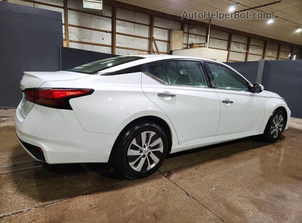 1N4BL4BV4PN368278 2023 NISSAN ALTIMA White Задня права чверть