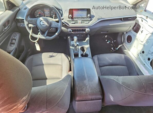 1N4BL4BV4RN354416 2024 NISSAN ALTIMA White Dashboard view