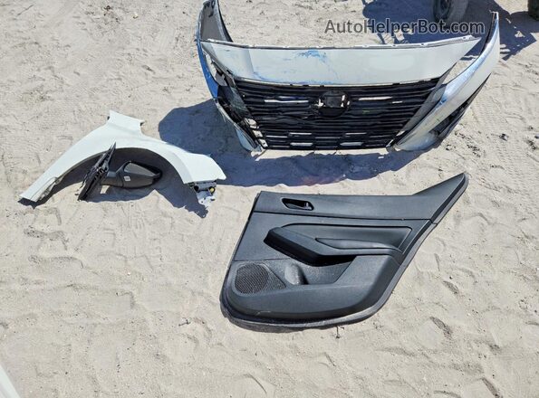 1N4BL4BV4RN354416 2024 NISSAN ALTIMA White Engine compartment view