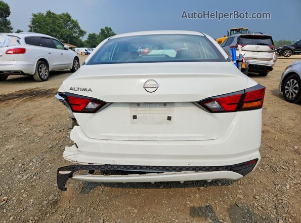 1N4BL4BV4RN369997 2024 NISSAN ALTIMA White Rear view
