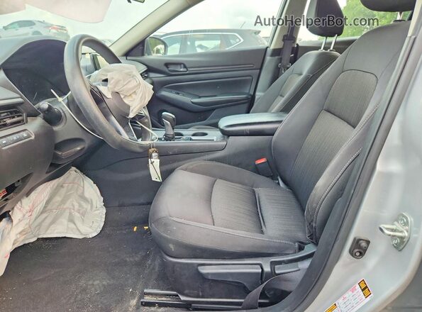 1N4BL4BV8RN348151 2024 NISSAN ALTIMA Silver Widok wnętrza z przodu