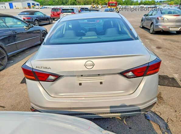 1N4BL4BV8RN348151 2024 NISSAN ALTIMA Silver Widok z tyłu