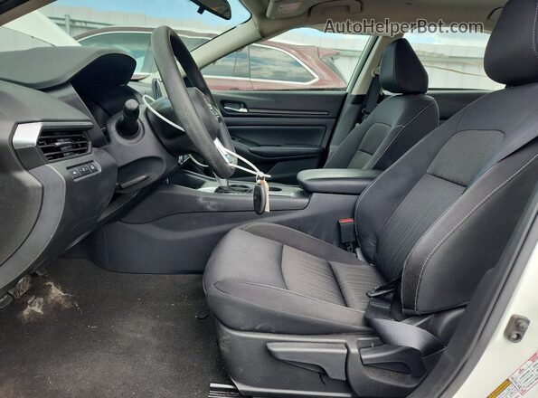 1N4BL4BV9NN332731 2022 NISSAN ALTIMA White Front interior view