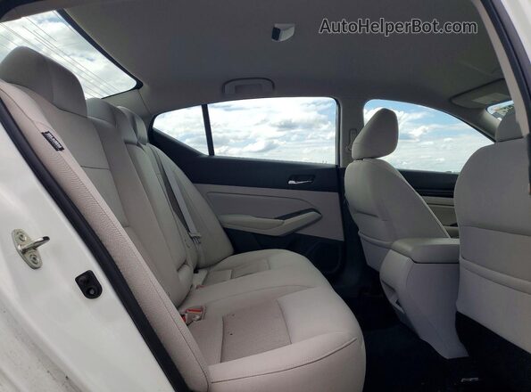 1N4BL4BVXKC116992 2019 NISSAN ALTIMA White Vista de los asientos traseros