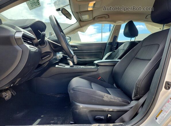 1N4BL4BVXKC218728 2019 NISSAN ALTIMA Серебряный Вид салона спереди