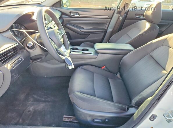 1N4BL4BVXKC256797 2019 NISSAN ALTIMA Белый Вид салона спереди
