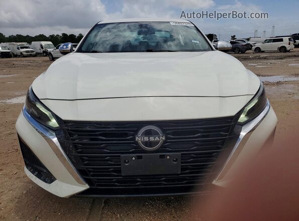1N4BL4BVXRN357403 2024 NISSAN ALTIMA White Widok z przodu
