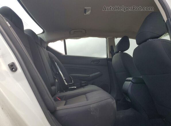 1N4BL4BVXRN357403 2024 NISSAN ALTIMA White Widok tylnych siedzeń