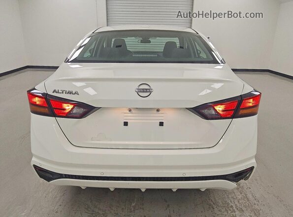 1N4BL4BVXSN327159 2025 NISSAN ALTIMA White Rear view