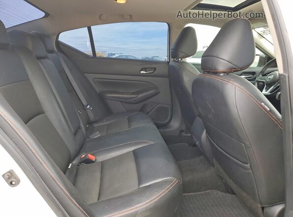1N4BL4CV0NN345964 2022 NISSAN ALTIMA White Vista de los asientos traseros