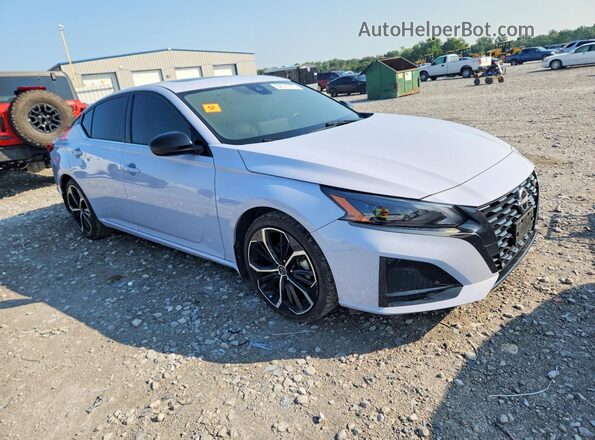 1N4BL4CV1RN392944 2024 NISSAN ALTIMA Gray Front right
