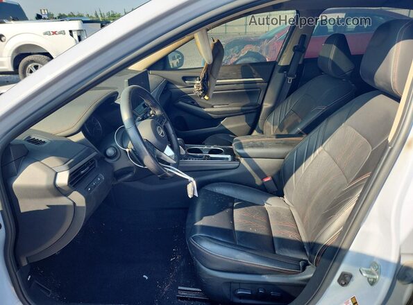 1N4BL4CV1RN392944 2024 NISSAN ALTIMA Gray Front interior view