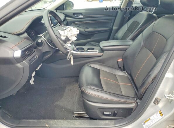 1N4BL4CV2NN407395 2022 NISSAN ALTIMA Silver Front interior view