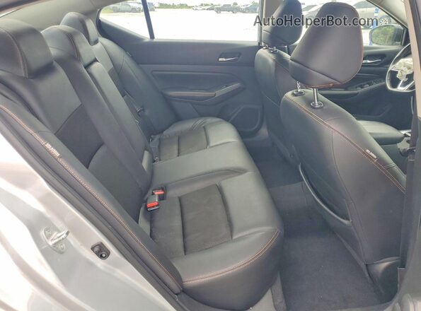 1N4BL4CV2NN407395 2022 NISSAN ALTIMA Silver Rear seats view
