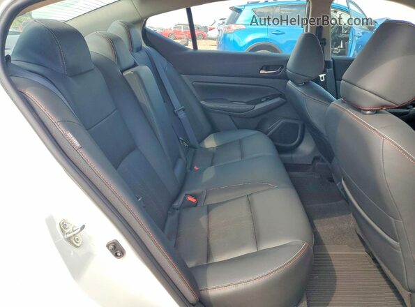 1N4BL4CV2PN355009 2023 NISSAN ALTIMA White Vista de los asientos traseros