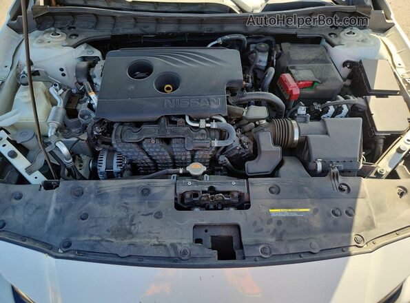 1N4BL4CV3LC187757 2020 NISSAN ALTIMA White Widok wnętrza z tyłu