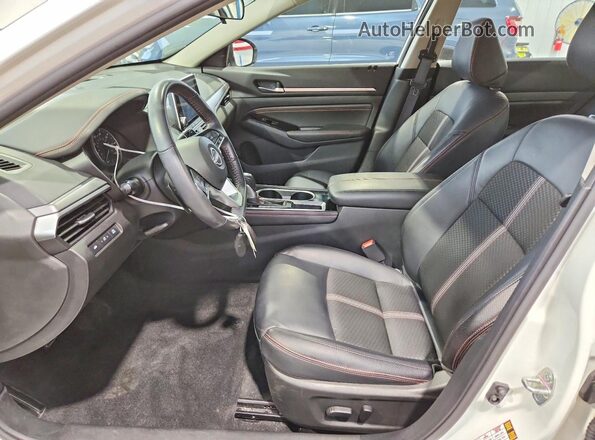 1N4BL4CV3PN367458 2023 NISSAN ALTIMA White Front interior view