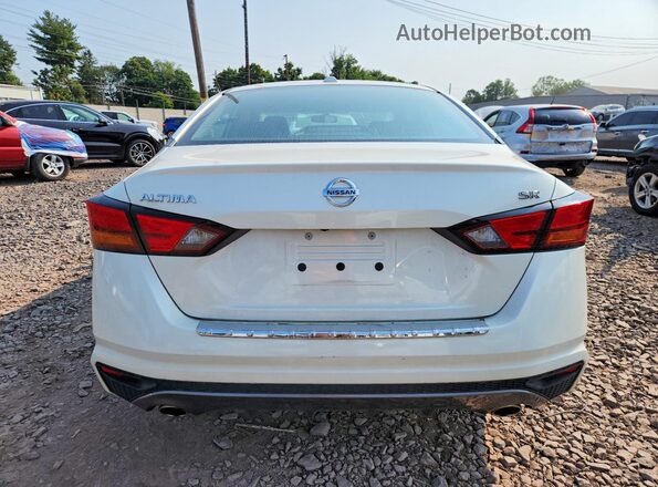 1N4BL4CV4KC133348 2019 NISSAN ALTIMA White Widok z tyłu