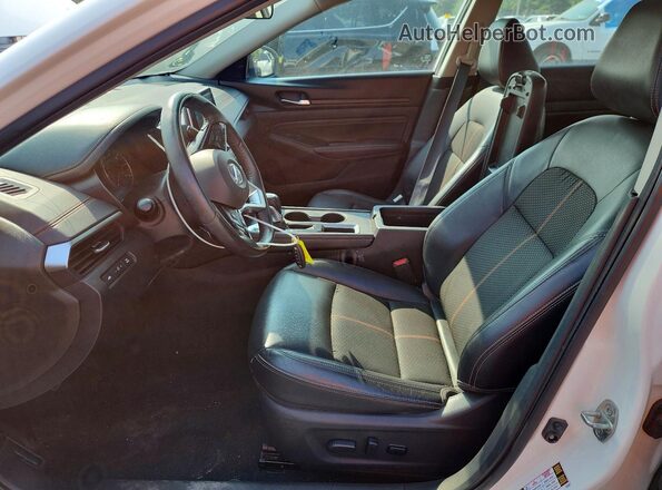 1N4BL4CV4KC133348 2019 NISSAN ALTIMA White Widok wnętrza z przodu