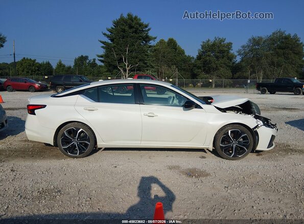 1N4BL4CV4PN379599 2023 NISSAN ALTIMA White Панорамний вид салону 360°