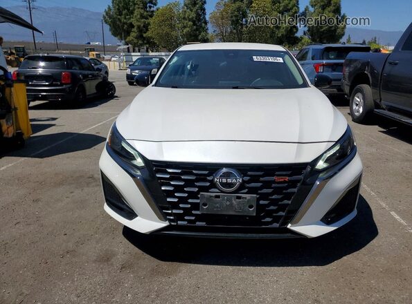 1N4BL4CV4PN409359 2023 NISSAN ALTIMA White Front view