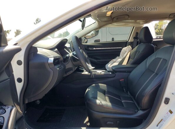 1N4BL4CV4PN409359 2023 NISSAN ALTIMA White Front interior view