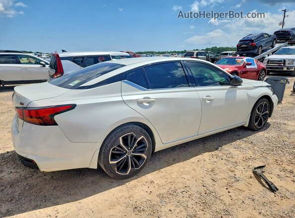 1N4BL4CV4RN422535 2024 NISSAN ALTIMA White Trasero derecho
