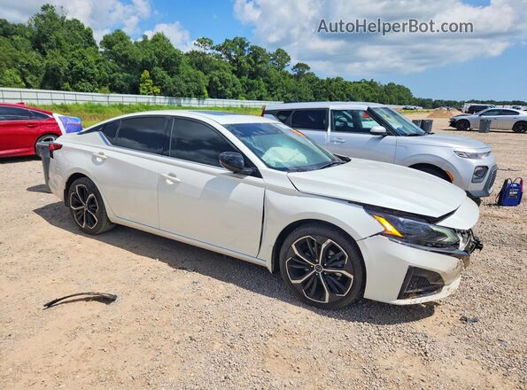 1N4BL4CV4RN422535 2024 NISSAN ALTIMA White Delantero derecho