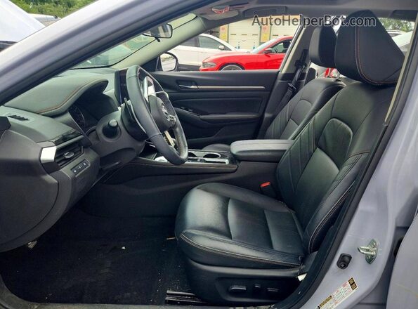 1N4BL4CV5RN436850 2024 NISSAN ALTIMA Gray Widok wnętrza z przodu