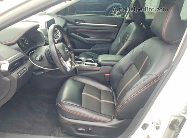 1N4BL4CV6PN332316 2023 NISSAN ALTIMA White Front interior view